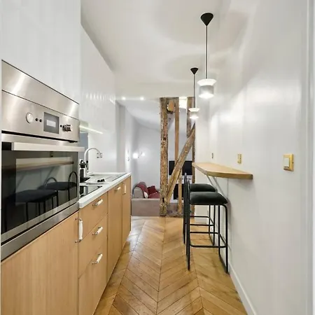 264 Latino - Superb In * Parijs